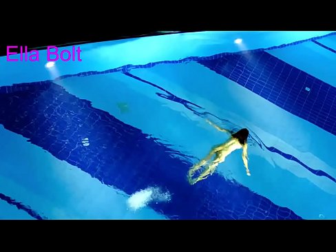 ❤️ मी पाहणे थांबवू शकत नाही, तरुण गोरा ELLA BOLT रिसॉर्ट पूलमध्ये नग्न पोहताना पकडला गेला ❤️❌ गुदद्वारासंबंधीचा व्हिडिओ mr.sex-porntube.ru वर ☑